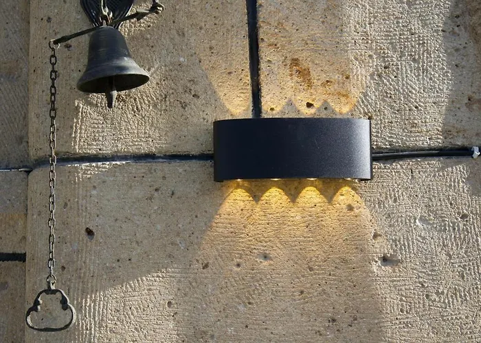 Center Cave 招待所